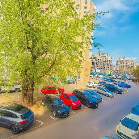 Old Town Comfort & Stylish *